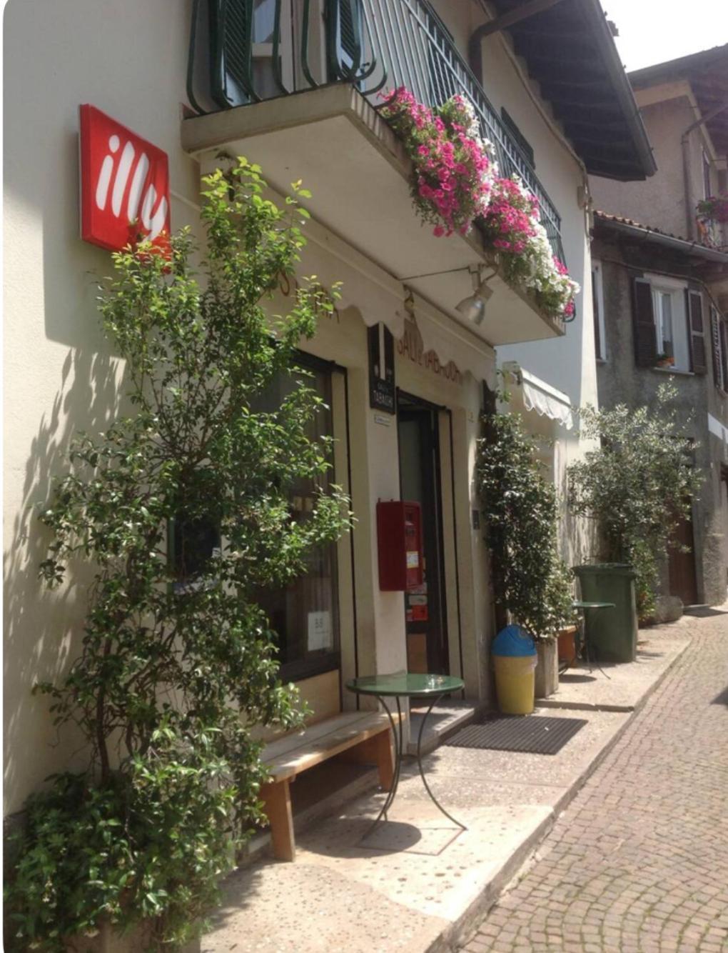 Alla Torre Del Barbarossa B&B Foresteria Mandello del Lario Exterior photo
